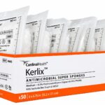 Kerlix AMD gasa 15.2 cm x 17.1 cm. Caja con 50 gasas (10 sobres con 5 piezas cada uno)